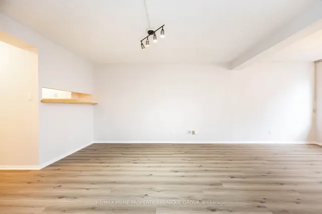 Additional image 7 of 633 Bay St Unit 606