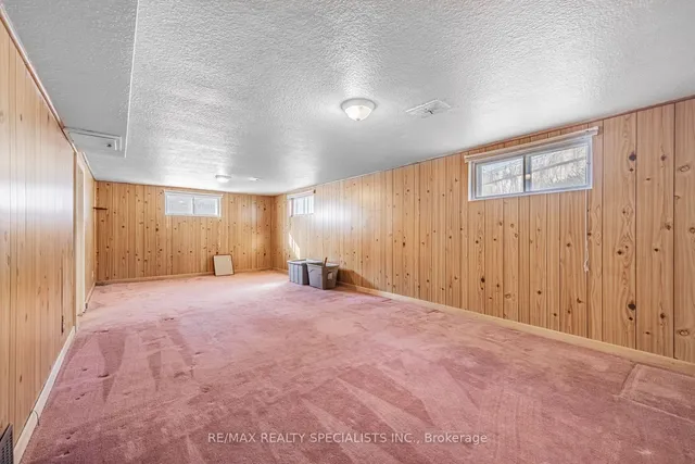 Additional image 24 of 8 Rollins Pl