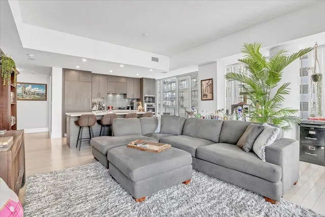 Additional image 19 of 29 Queens Quay Unit 323