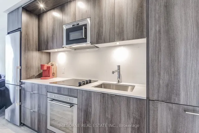 Additional image 9 of 30 Inn On The Park Dr Unit 1607