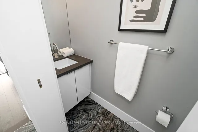 Additional image 33 of 29 Queens Quay Unit 904