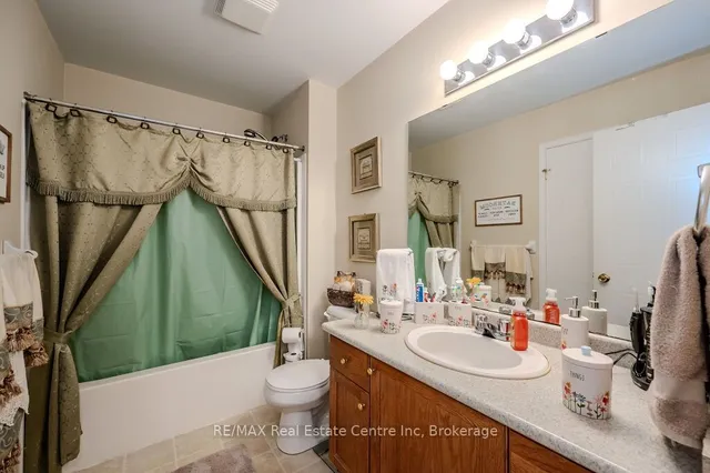 Additional image 25 of 128 Henhoeffer Cres