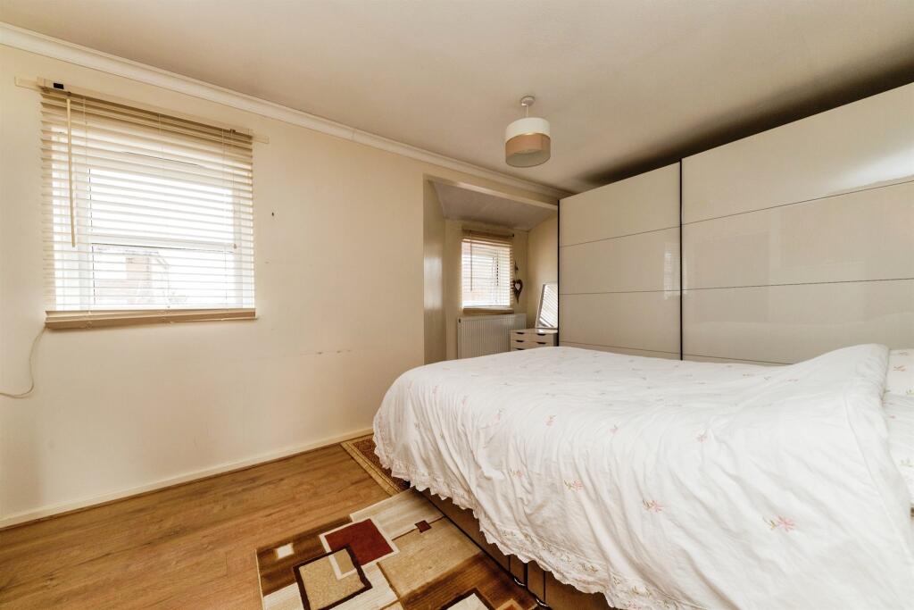 Additional image 12 of Broadwater Crescent, Welwyn Garden City