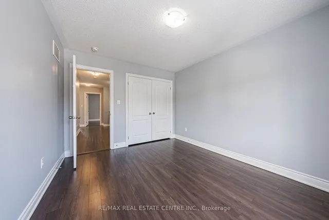 Additional image 33 of 23 Little Britain Cres