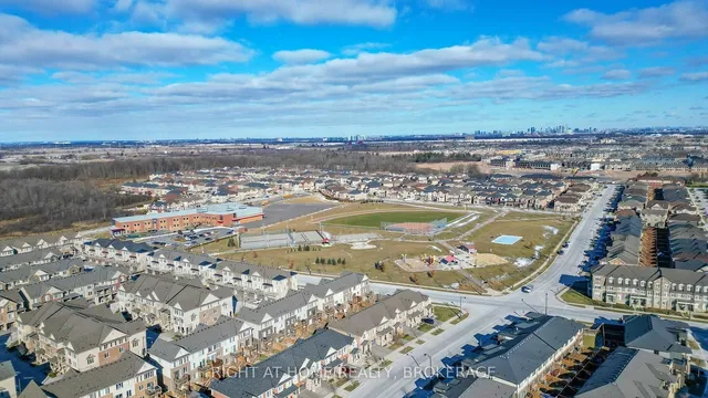 Additional image 38 of 360 Athabasca Common