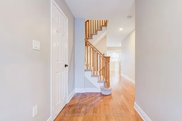 Additional image 9 of 94 Panton Tr