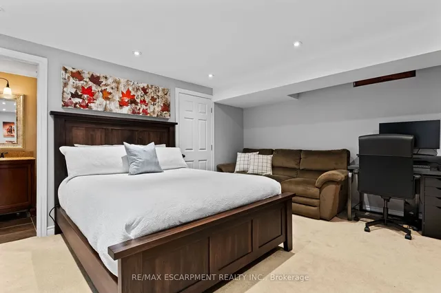 Additional image 27 of 79 Braeheid Ave Unit 16