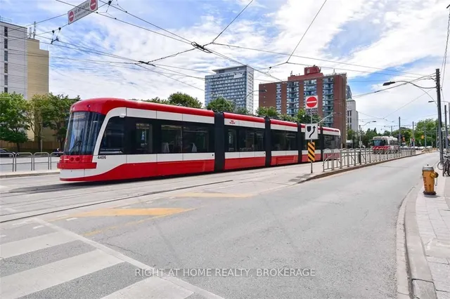 Additional image 13 of 231 Fort York Blvd Unit 1202