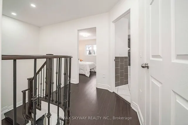 Additional image 28 of 137 Seaside Circ