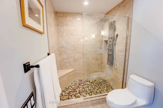 Additional image 23 of 2075 AMHERST HEIGHTS Dr Unit 402