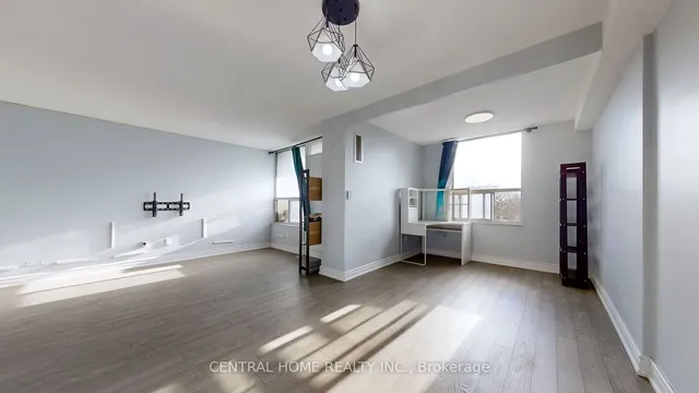 Additional image 5 of 5 Shady Golfway Unit 715