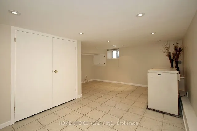 Additional image 20 of 106 Carlaw Ave