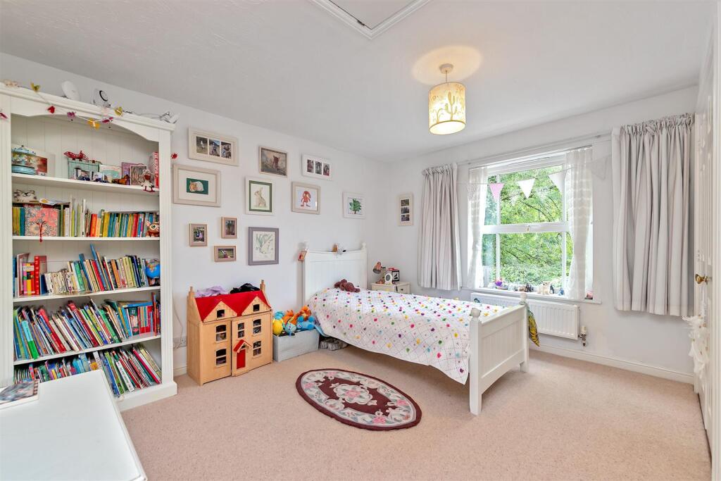 Additional image 11 of Longacres, St Albans, Hers