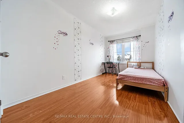 Additional image 33 of 103 Cedar Lake Cres