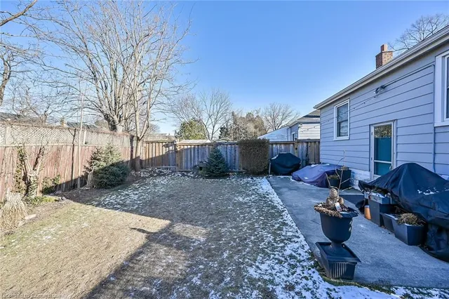 Additional image 36 of 291 Thayer Ave