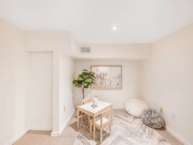 Additional image 28 of 2053 Gerrard St