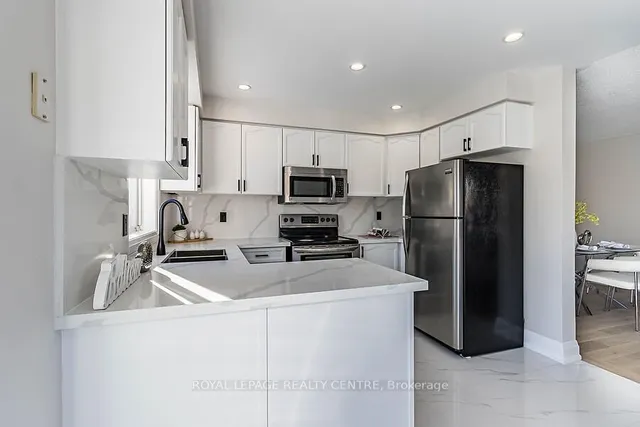 Additional image 15 of 3 Lake Louise Dr