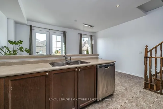 Additional image 10 of 114 Cedar Lake Cres