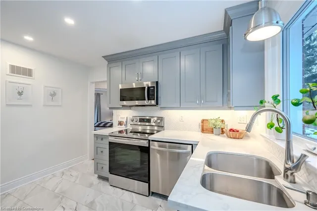 Additional image 20 of 586 Weber St