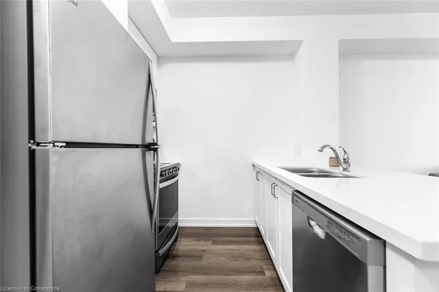 Additional image 19 of 470 Dundas St Unit 214