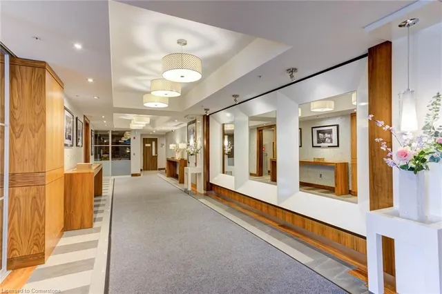 Additional image 10 of 112 Benton St Unit 101