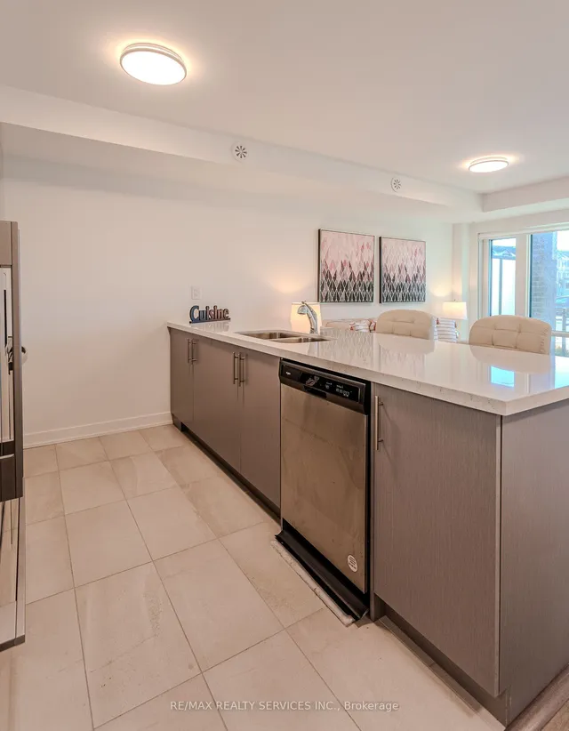 Additional image 8 of 185 Veterans Dr Unit 3