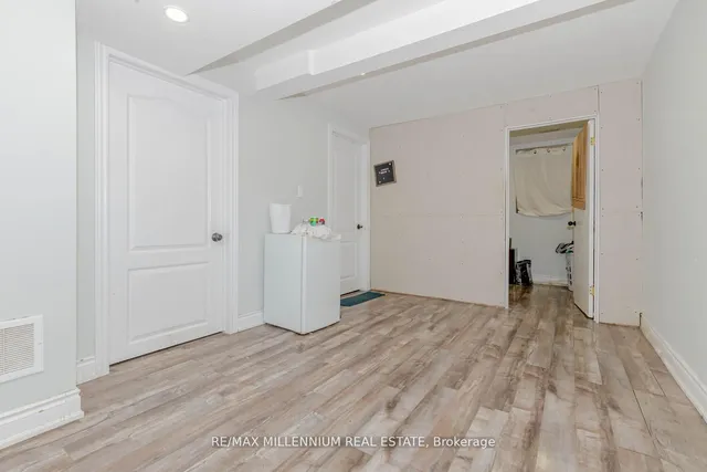 Additional image 33 of 34 Archibald St