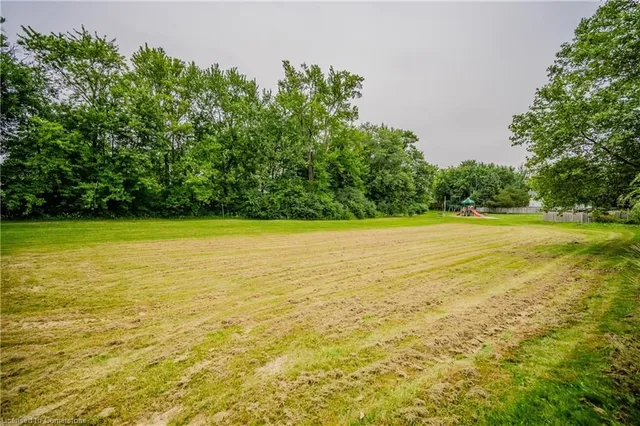 Additional image 40 of 64 Cedar Crest St