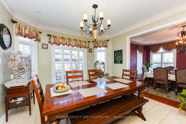 Additional image 12 of 37 Bluffwood Cres