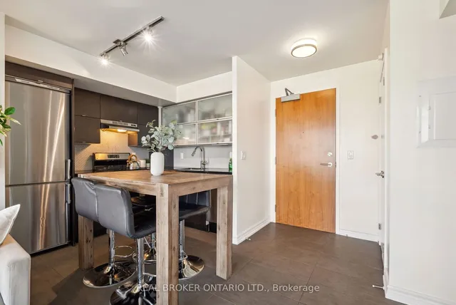 Additional image 2 of 170 Fort York Blvd Unit 303