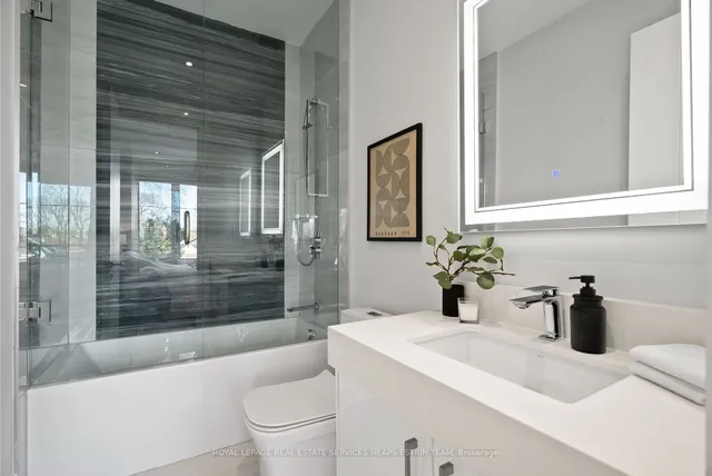 Additional image 24 of 39 Sharron Dr