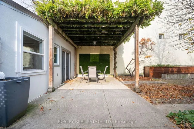 Additional image 35 of 103 Manning Ave