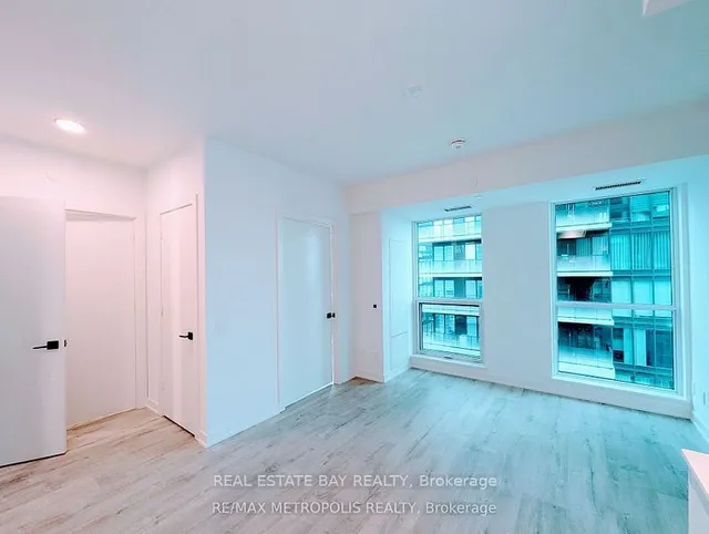 Additional image 15 of 327 King St Unit 4104