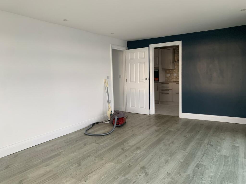 Additional image 3 of Sea Horse BN42 4AY