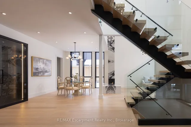 Additional image 19 of 2110 Blyth Cres