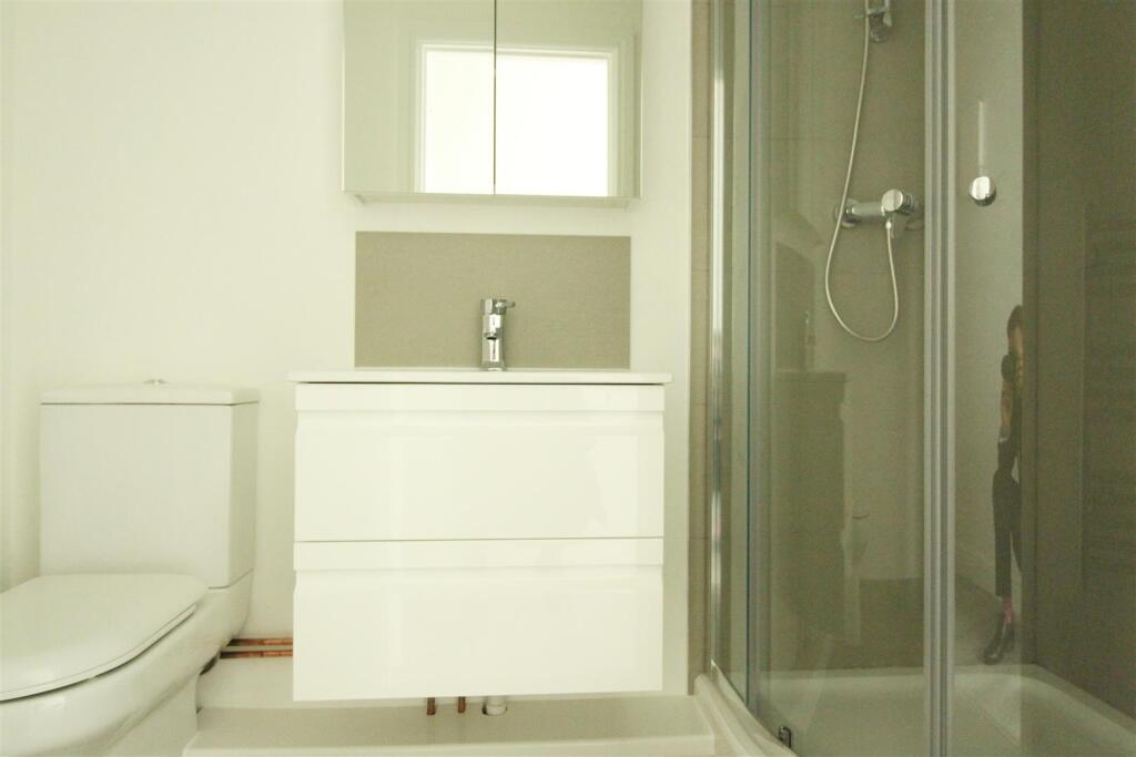 Additional image 5 of Buckingham Place - Modern Studio