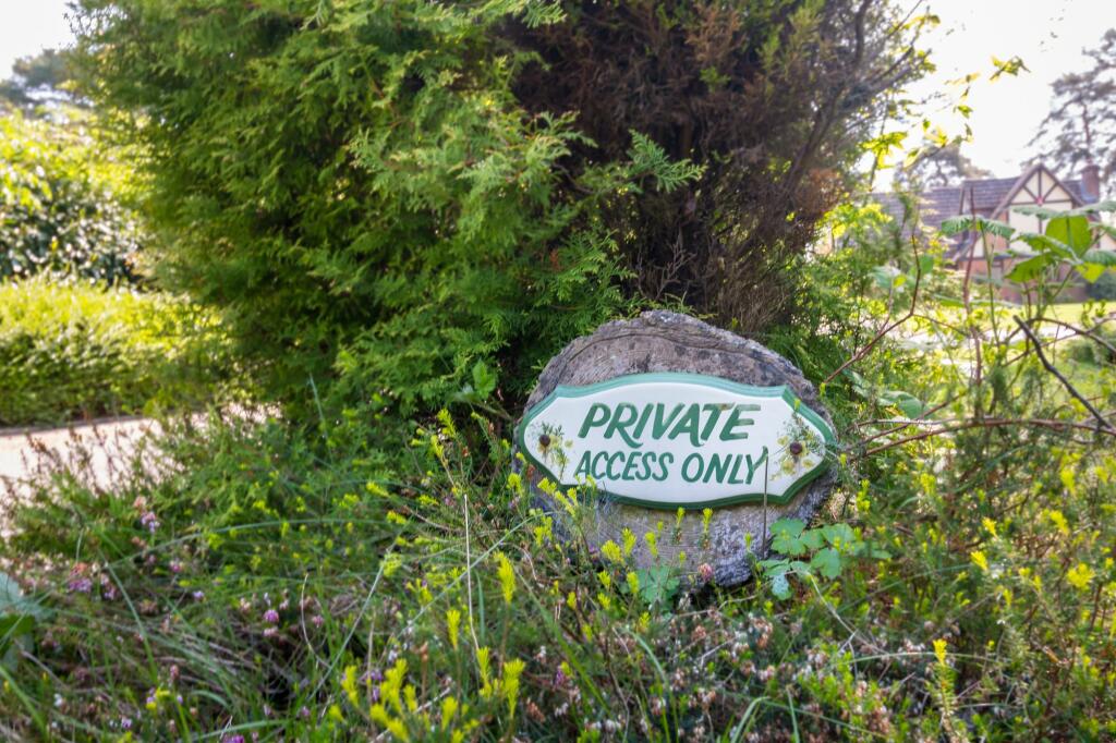 Additional image 19 of Evergreens, Lions Lane, Ashley Heath