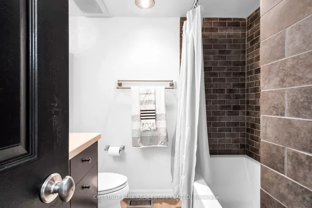 Additional image 23 of 70 Shaftesbury Ave Unit 3