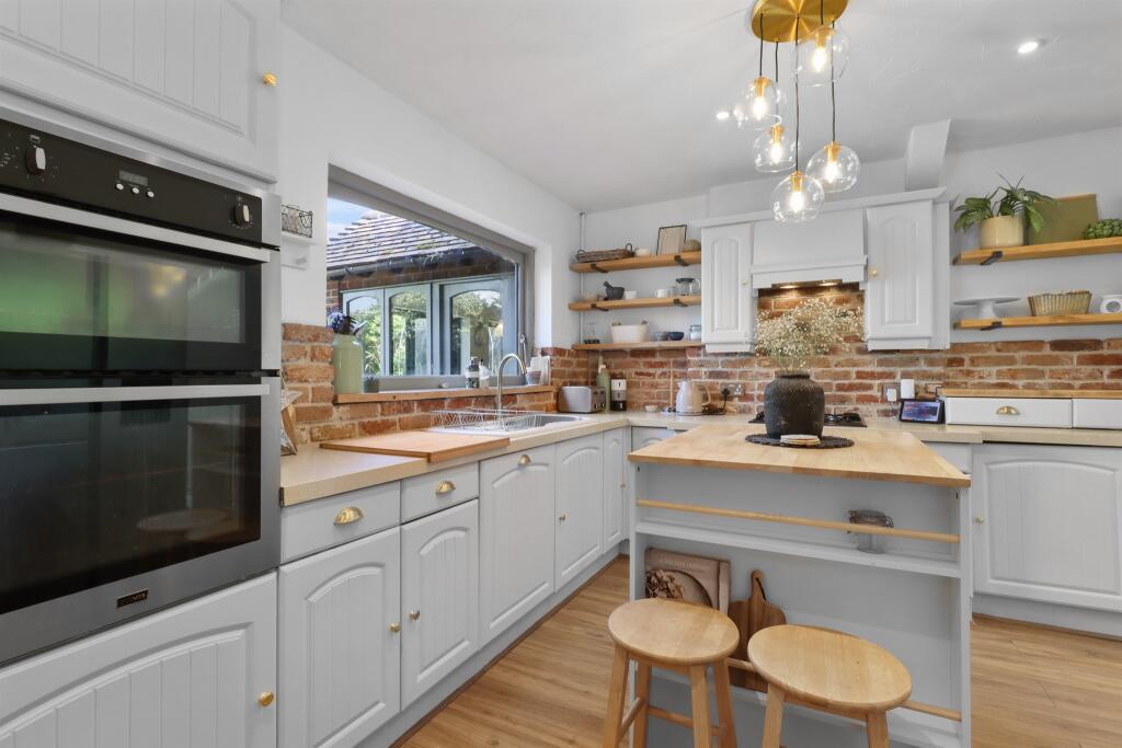 Additional image 18 of London Road, Hailsham