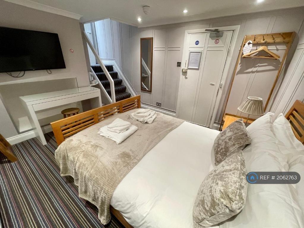 Additional image 4 of Deluxe Hotel Rooms, Brighton, BN3