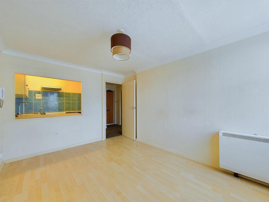 Additional image 4 of Carlton House, Littlehampton Road, Worthing, BN13 1RD