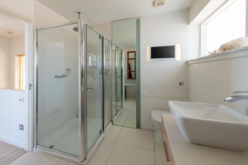 Additional image 13 of Rothesay Drive, Highcliffe, Christchurch, BH23