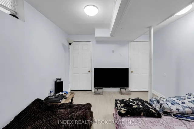 Additional image 27 of 23 Mandarin Cres