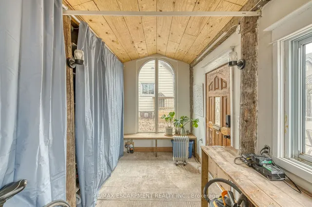 Additional image 11 of 33 Mayflower Ave