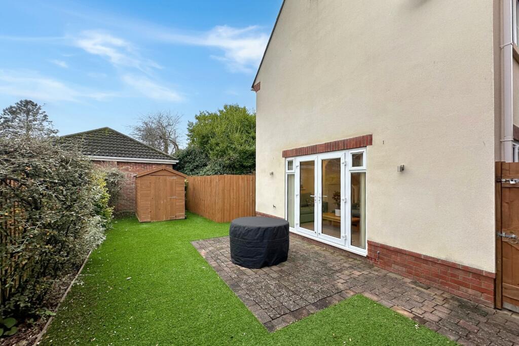 Additional image 11 of 379 Lymington Road, Highcliffe, Dorset. BH23 5EG