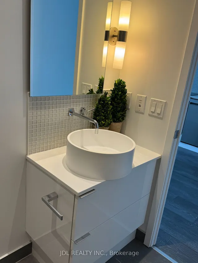 Additional image 24 of 185 Roehampton Ave Unit 1912