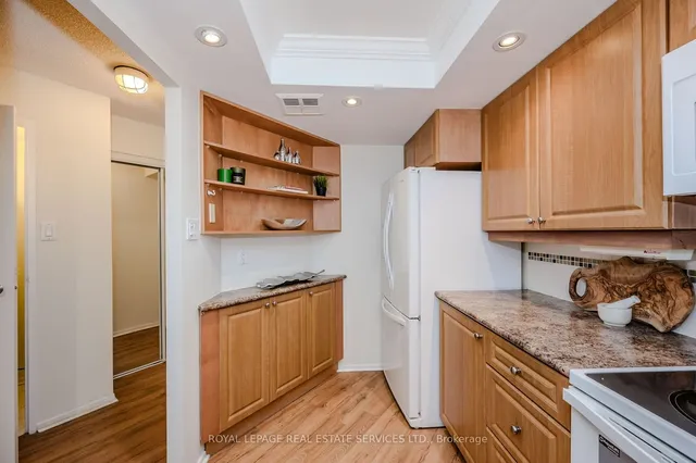 Additional image 6 of 77 Maitland Pl Unit 406