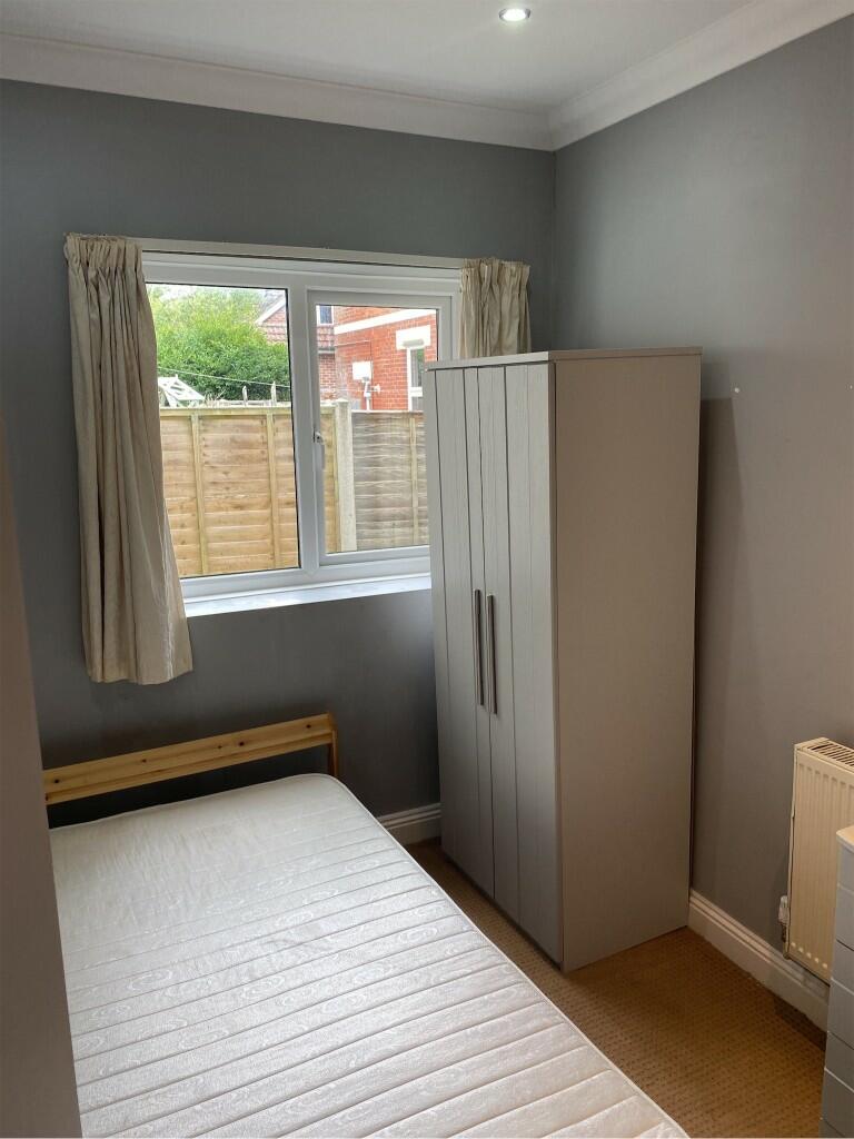Additional image 7 of 2 Double Bedroom Student Garden Apartment - Rushton Crescent