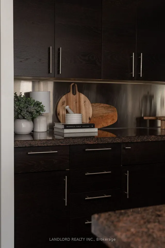 Additional image 17 of 705 King St Unit 603