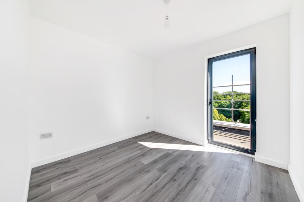 Additional image 7 of Card House, Bingley Road, Bradford, BD9